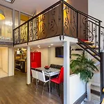 Top Center Vintage Sofia Condo