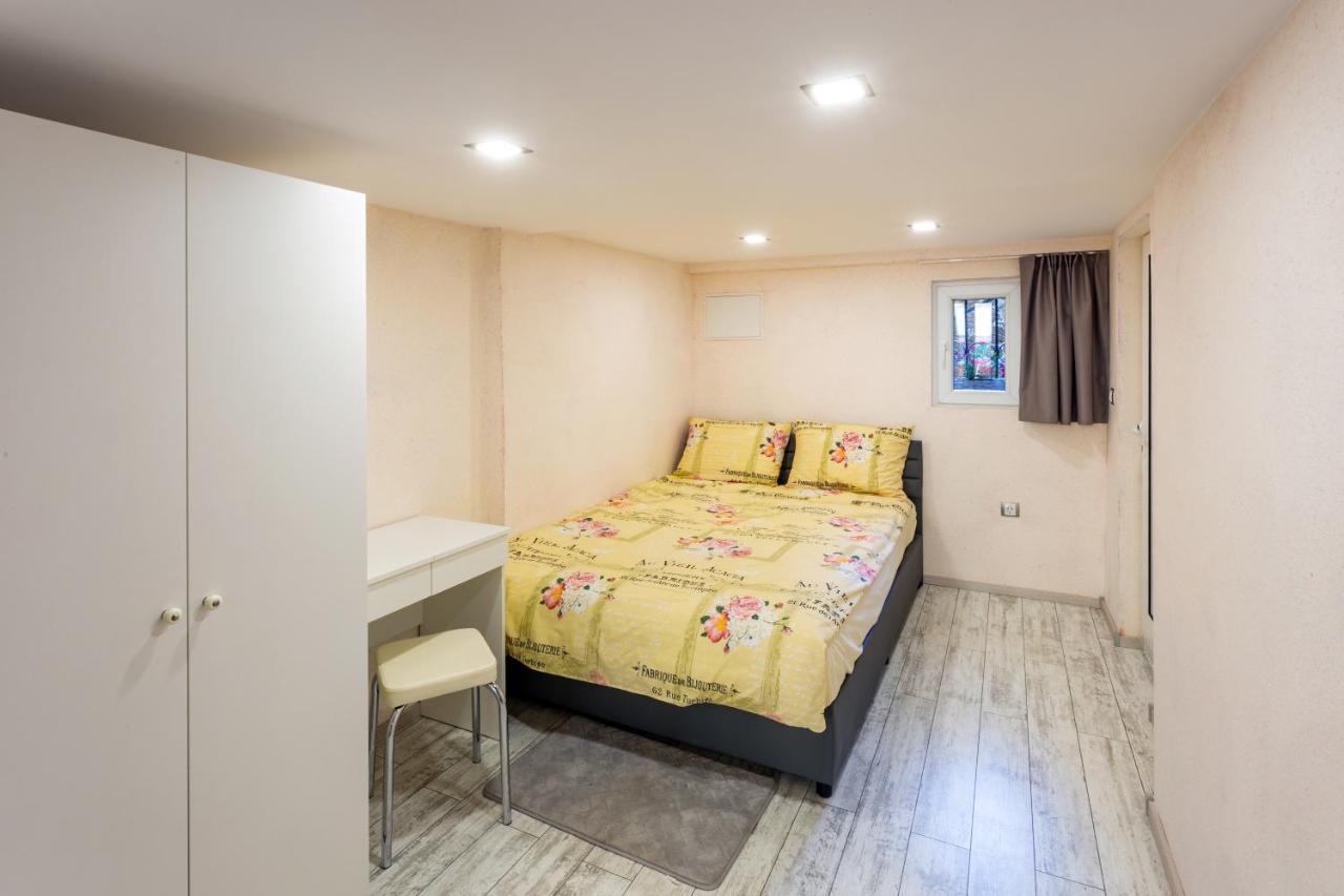 Center Vintage Apartment *